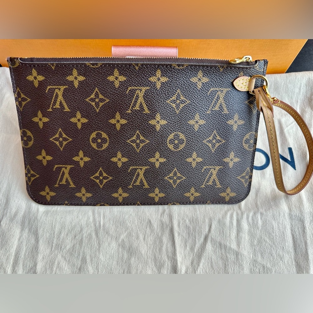 Authentic LV Monogram Pochehette